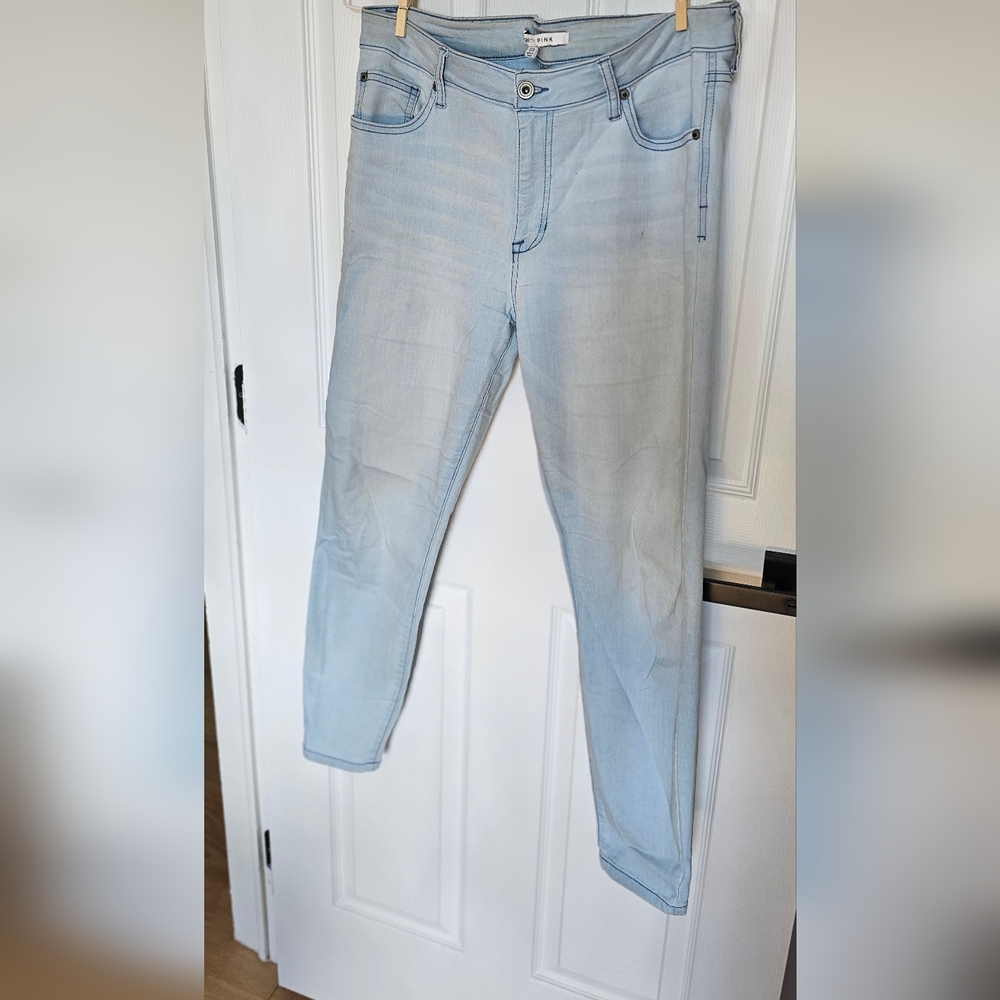 👖Celebrity Pink Light Wash Skinny Jeans - Size 11 👖